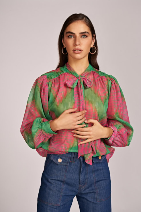 Blusa com Laçada
