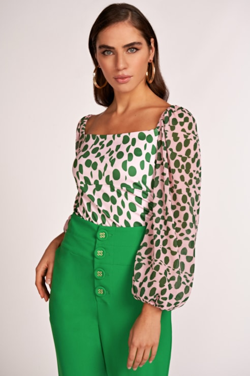 Blusa curta manga balão