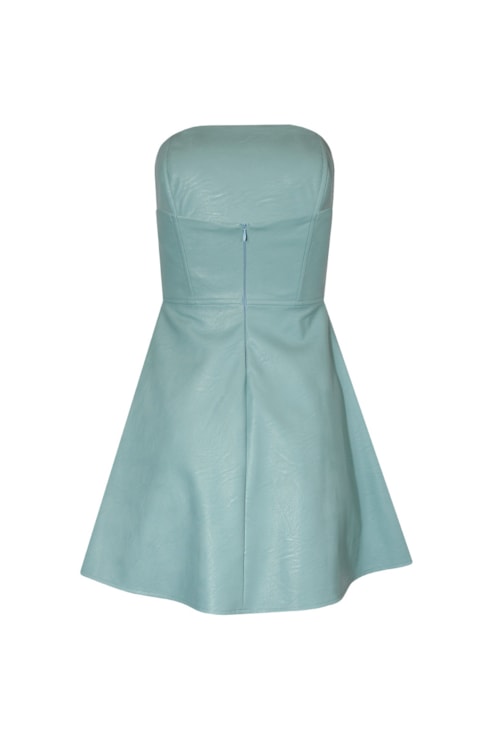 Vestido com decote cai-cai