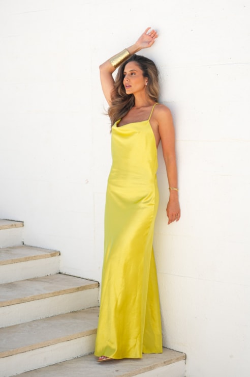 Vestido comprido acetinado