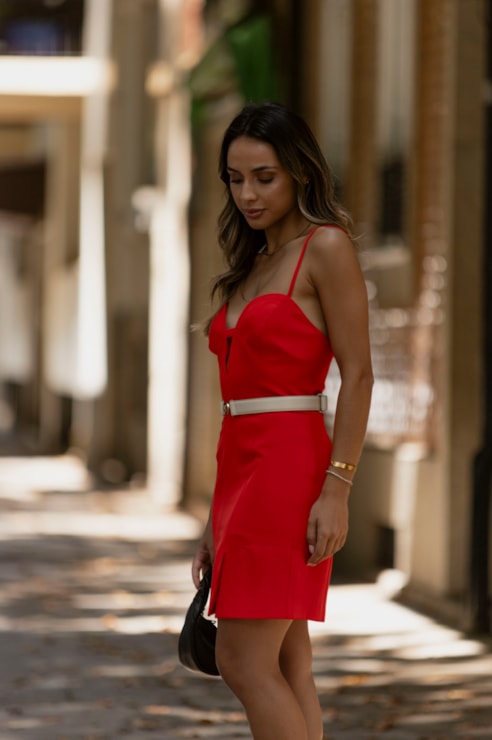 Vestido curto decote pronunciado