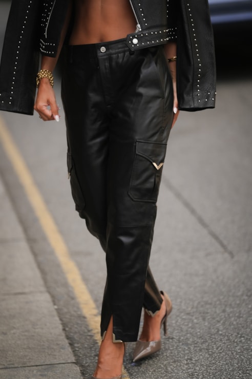 Calças cargo Leather collection