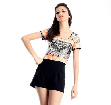 Macacão curto com estampado