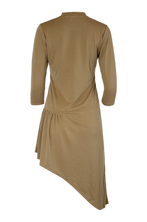 Vestido fluído assimétrico