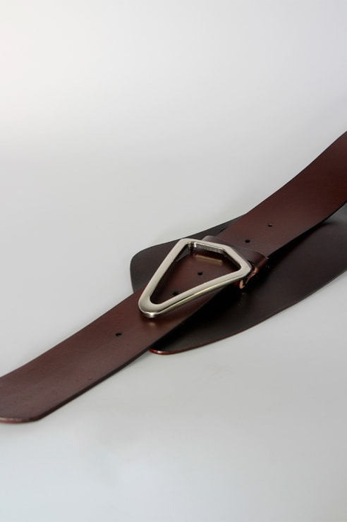Asymmetric belt