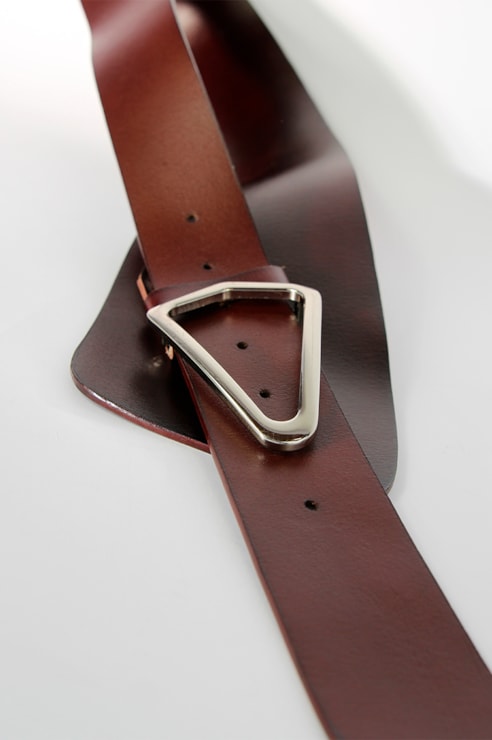 Asymmetric belt