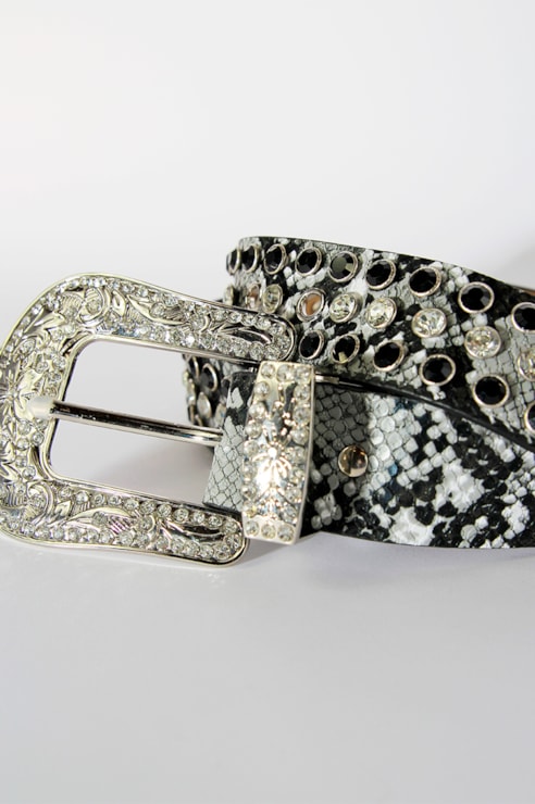 Snake effect belt