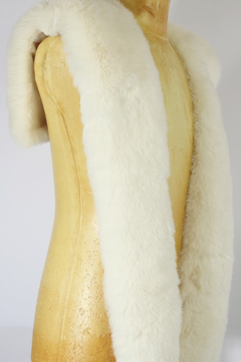 Synthetic fur collar