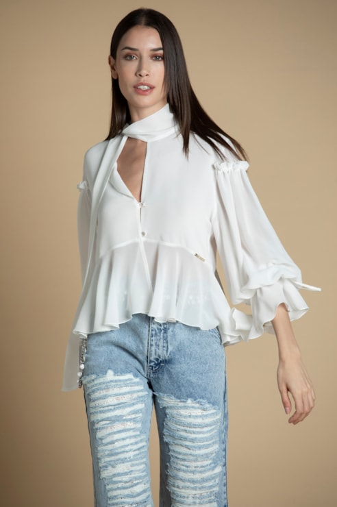 Blusa com folhos