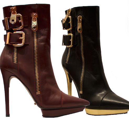Botins compensados com fivelas