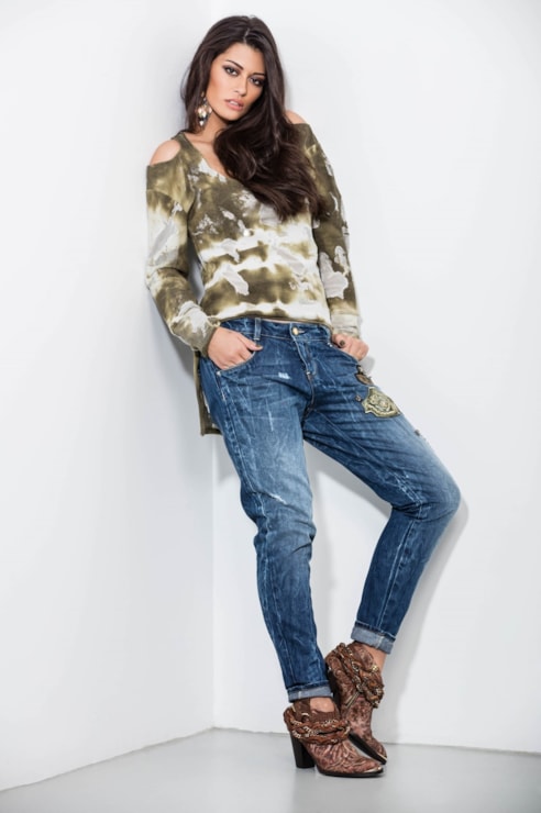 Camisola ombros à mostra